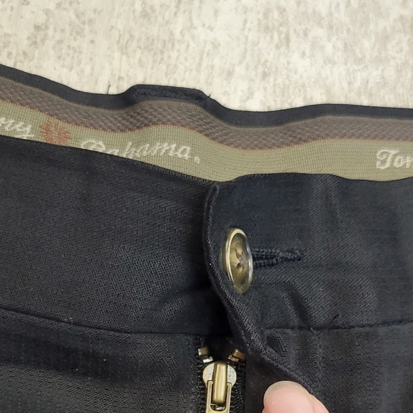 Tommy Bahama Black Chino Shorts Mens 34 Gray 100% Silk Pleated - Picture 4 of 6